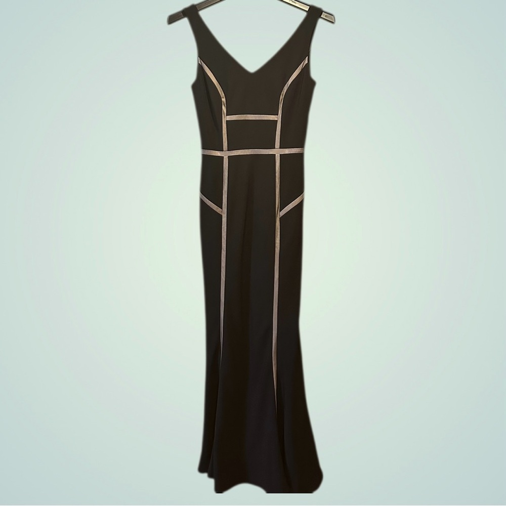 White House Black Market Black Gown NWT size 4